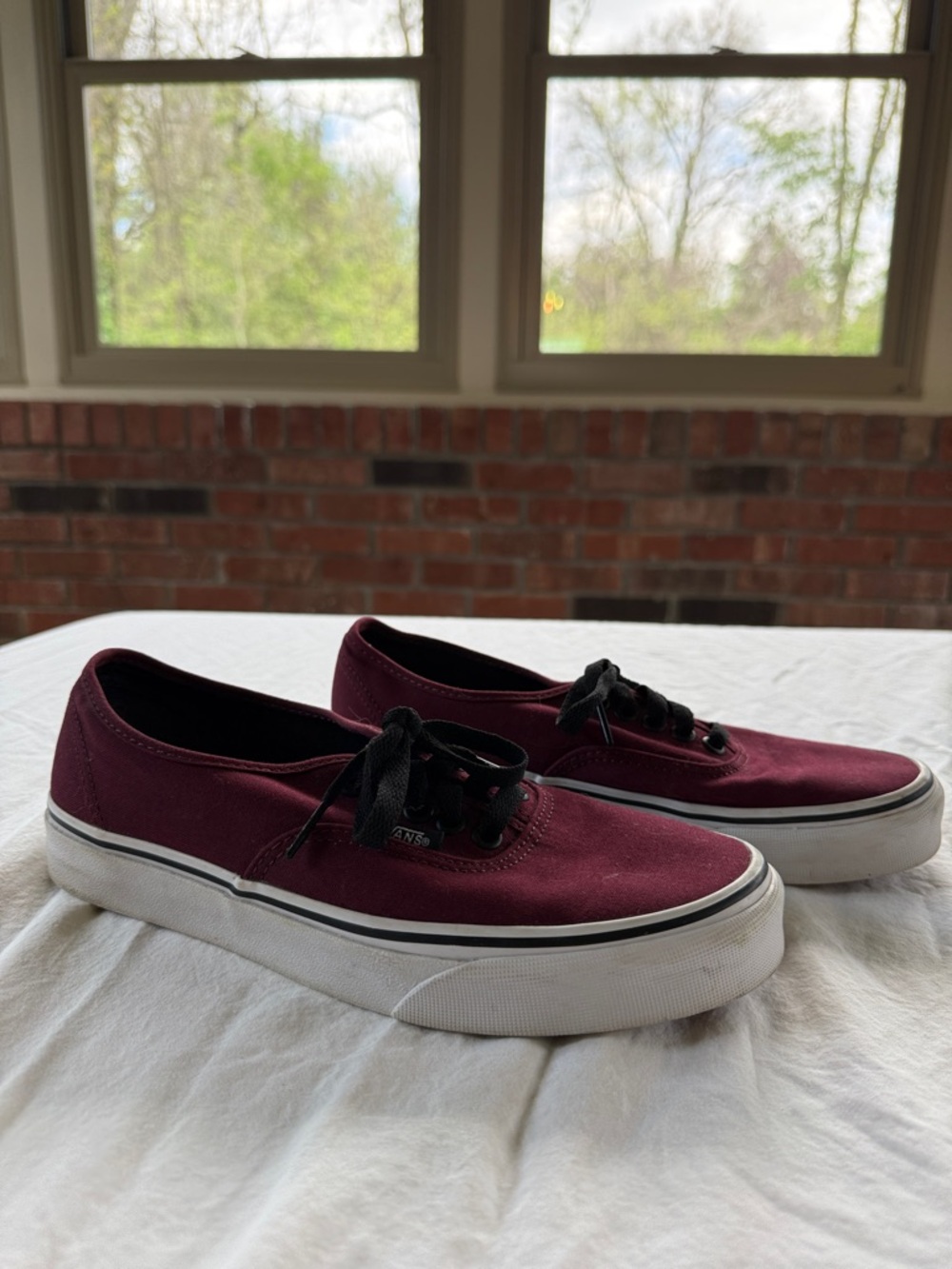 Vans Women’s  Low-Top Canvas Sneakers - Burgundy with Black Laces
